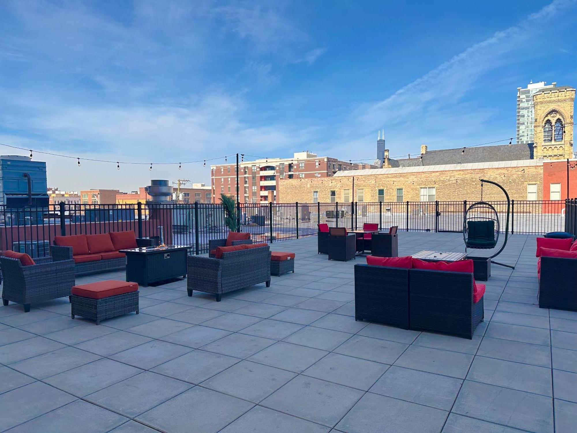 Bright 2Br Luxury Corner Suite With Optional Parking Sleeps 6 Guests Near Mccormick Place And Soldier Field Chicago Exterior foto