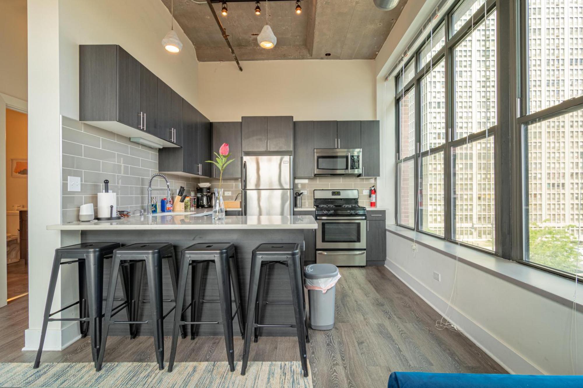 Bright 2Br Luxury Corner Suite With Optional Parking Sleeps 6 Guests Near Mccormick Place And Soldier Field Chicago Exterior foto